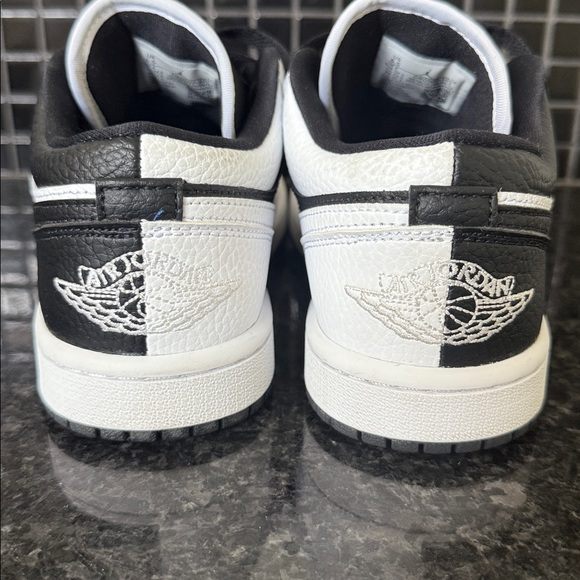 Nike Air Jordan 1 Low SE - Picture 6 of 15